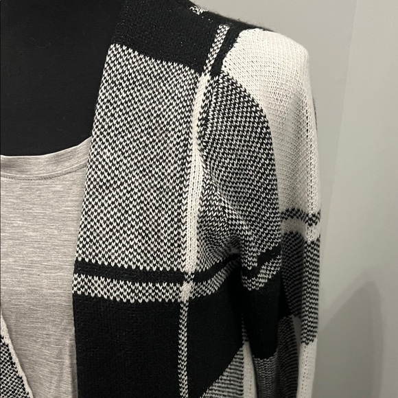 Chic Plaid Open Front Cardigan - Black and White NWOT Stitch Fix - Picture 5 of 6